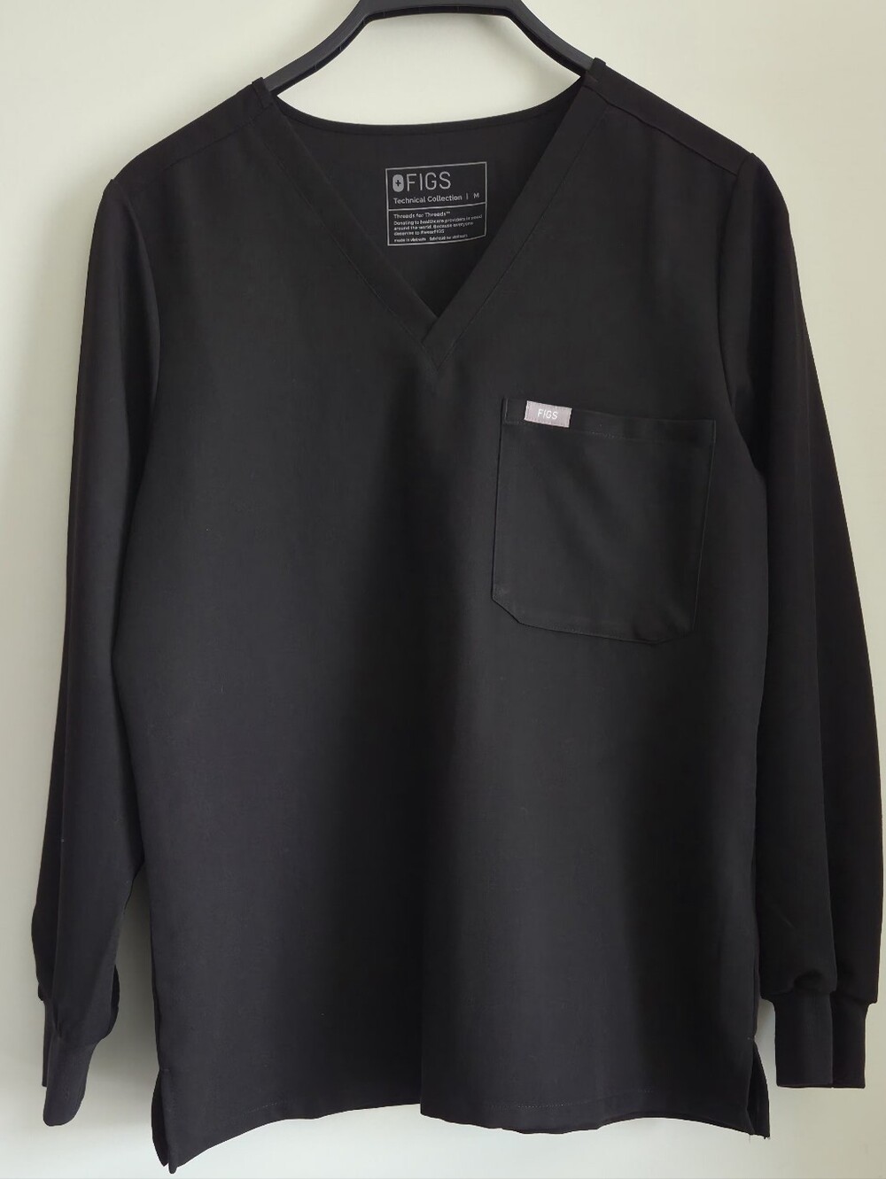 FIGS Technical Collection Long Sleeve One pocket V-Neck Scrub Top - Black M